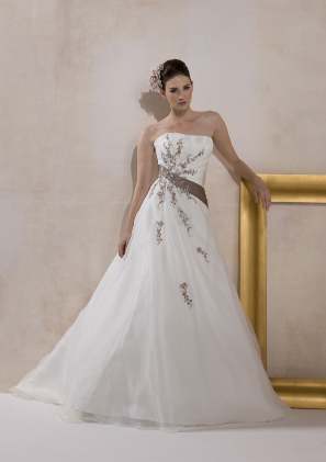 Prinsesse brudekjole med blomster