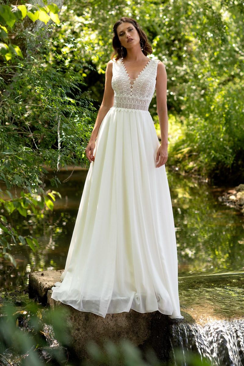 Boho brudekjole med blonder åbent ryg