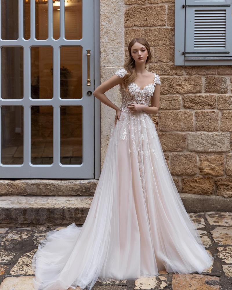 Daria brudekjole med blomster