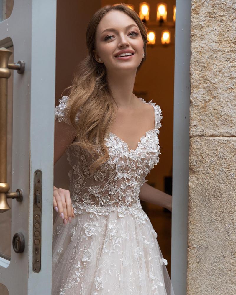 Daria brudekjole med blomster