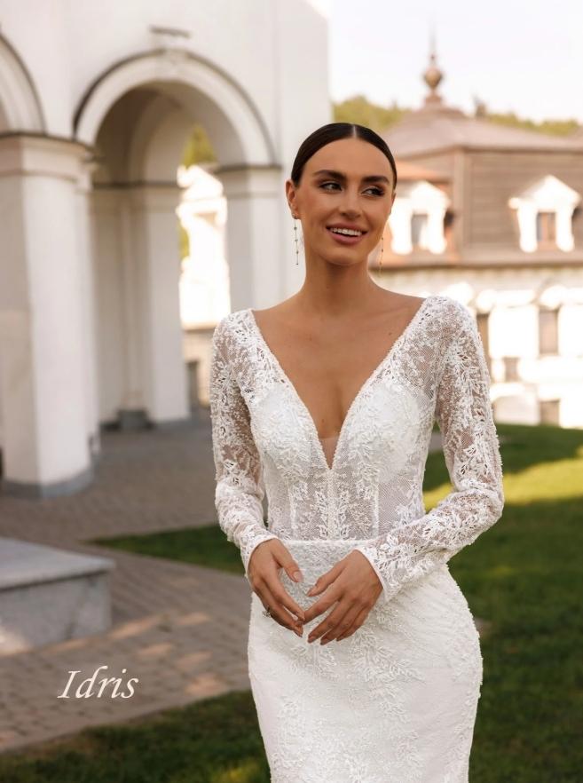 Idris smuk blonde brudekjole 