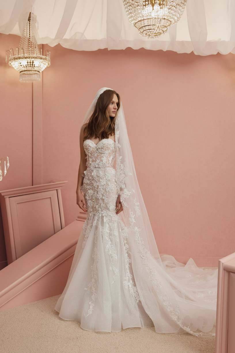 Blomster havfrue brudekjole fra Madioni