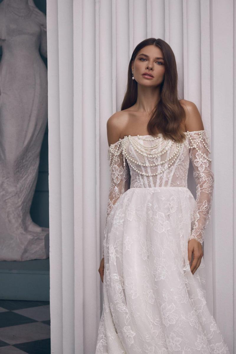 Blonde brudekjole med detaljer Catharina